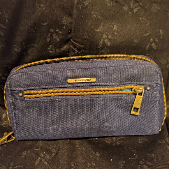 Buy 2 Get 1 Free wallets and makeup bags! - Picture 10 of 16